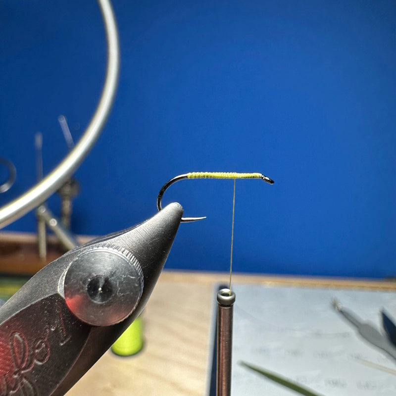 Tying Instructions - Step 1 - Mr. Floaty Unsinkable Green Drake